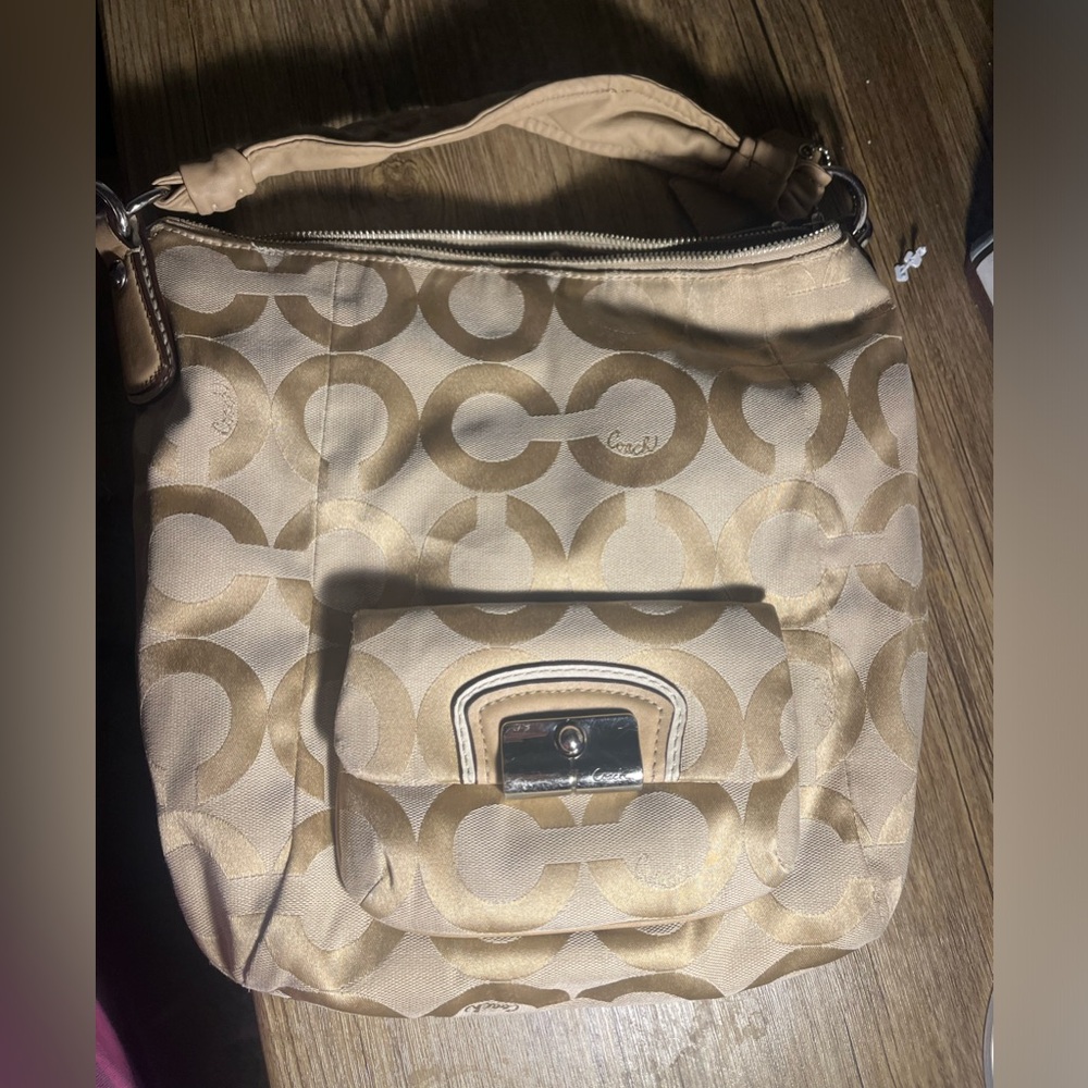 Beige Coach bag 🌼